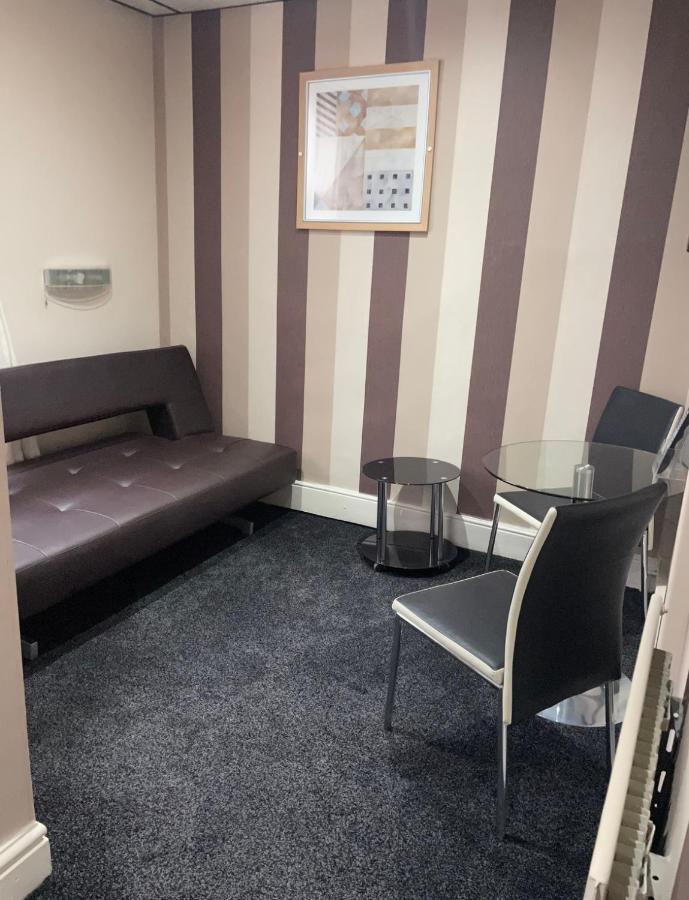 Phildene Suites Blackpool Room photo