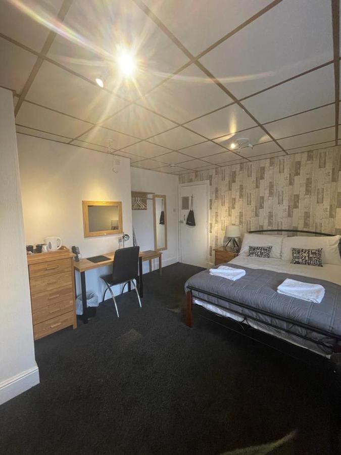 Phildene Suites Blackpool Room photo