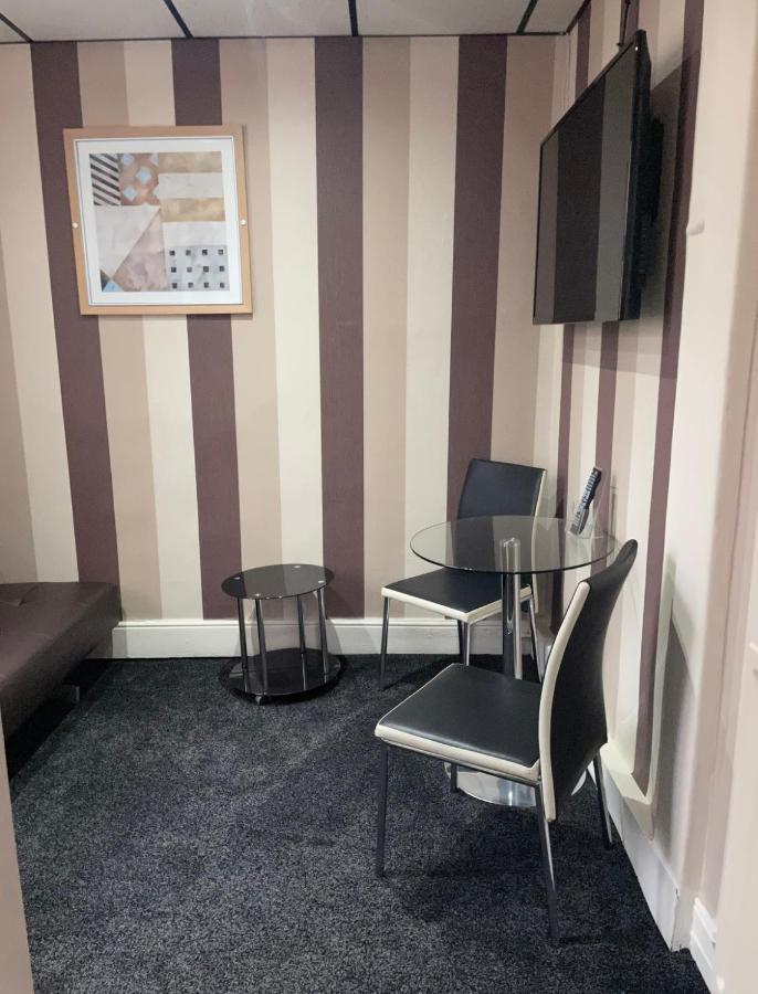 Phildene Suites Blackpool Room photo