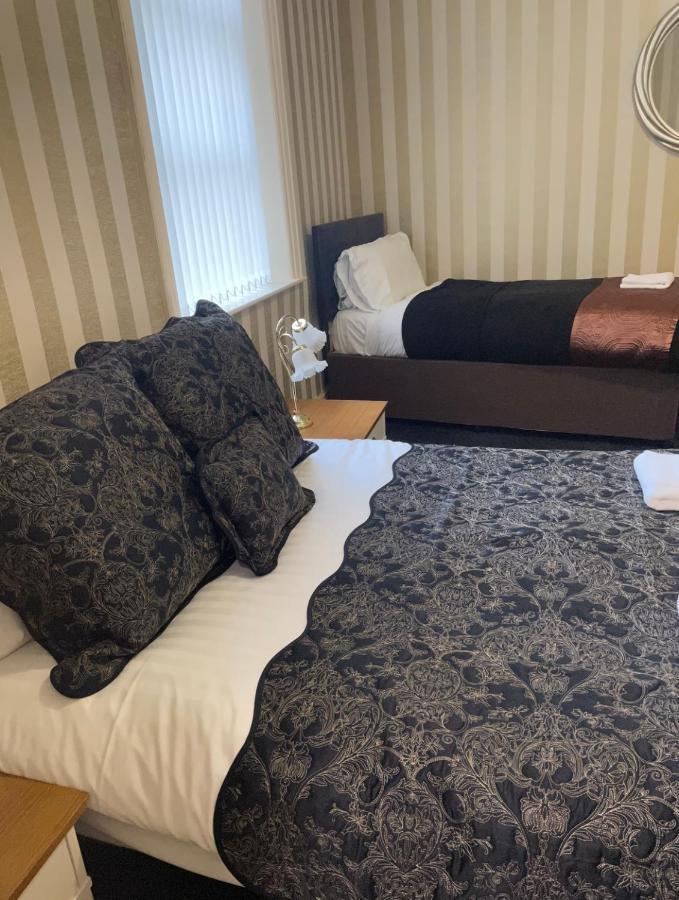 Phildene Suites Blackpool Room photo