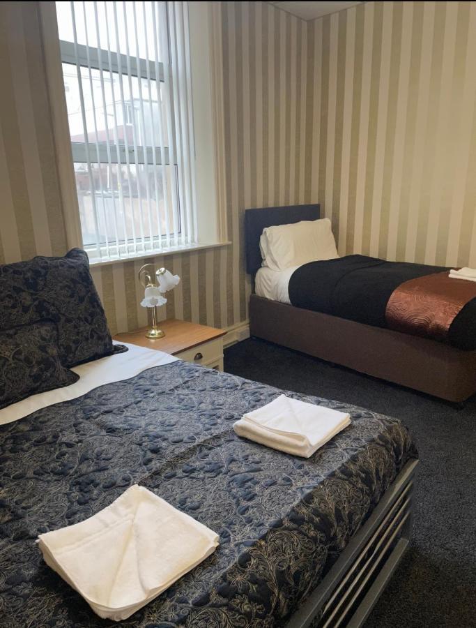 Phildene Suites Blackpool Room photo