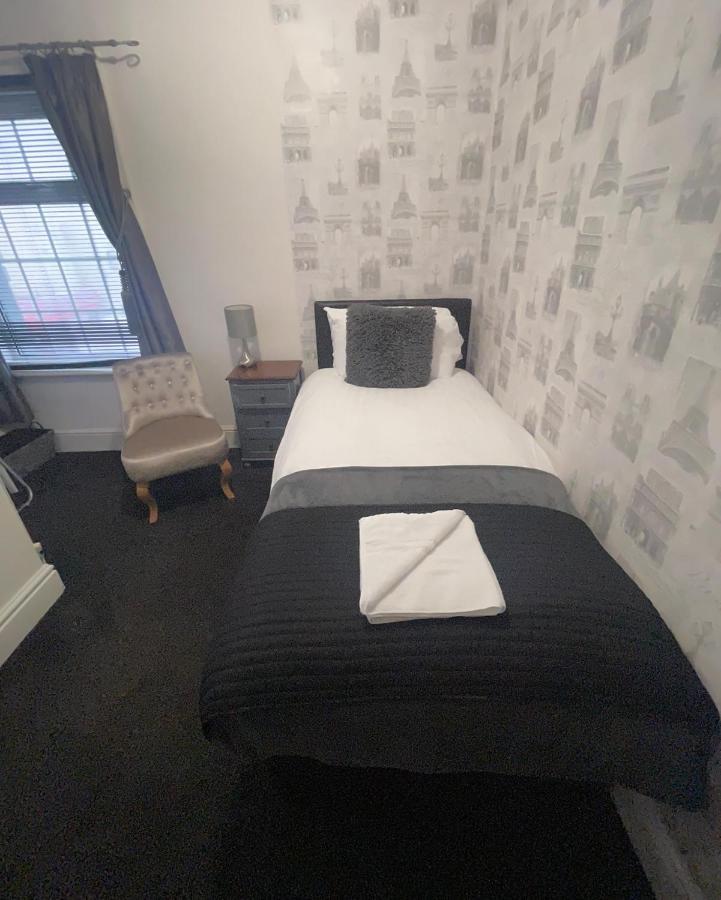 Phildene Suites Blackpool Room photo