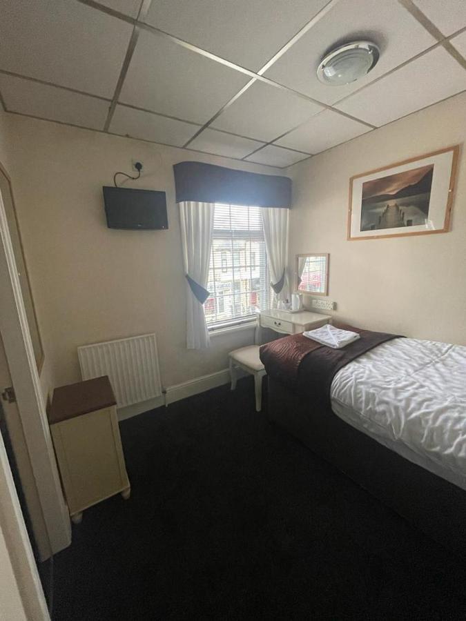 Phildene Suites Blackpool Room photo